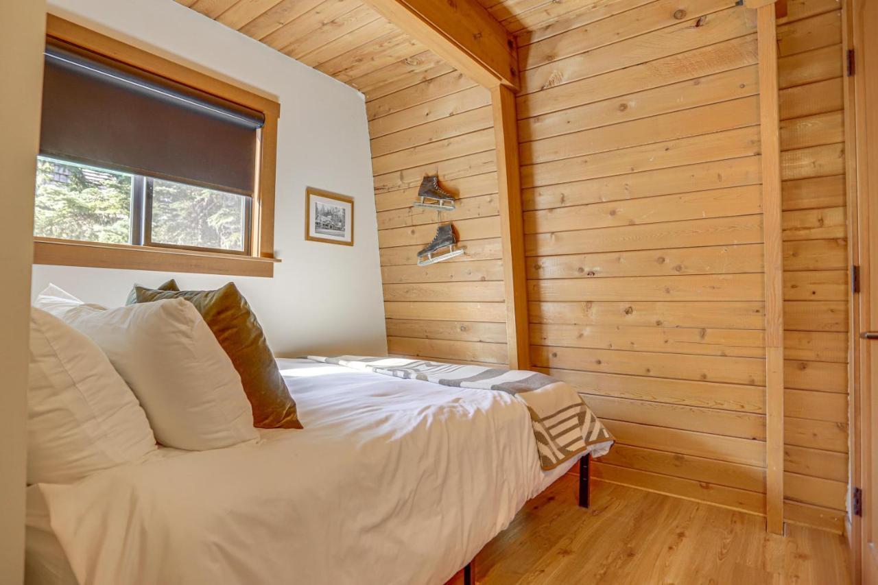 The Bow Roof Cabin Government Camp Exterior photo